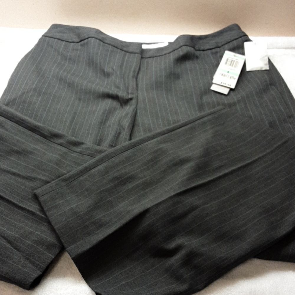 Charter Club Womens gray pinstripe size 8